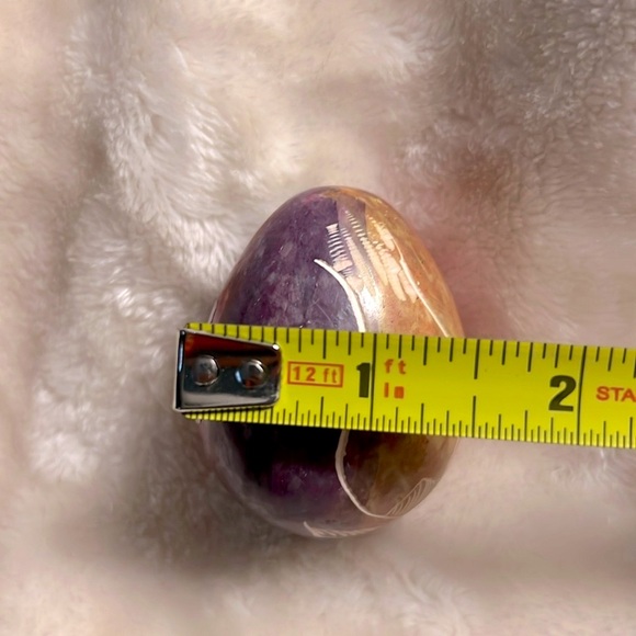 🇰🇪👱🏾‍♀️🌹 AFRICAN HAND CARVED ETCHED FLORAL DECORATIVE STONE EGG FROM KENYA - Picture 8 of 9